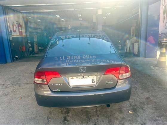 HONDA CIVIC 1.8 LXS 16V FLEX 4P AUTOMÁTICO HONDA CIVIC 1.8 LXS 16V FLEX 4P AUTOMÁTICO